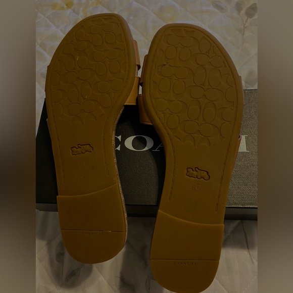 Coach sandals. 2 diffrent color - Picture 3 of 4